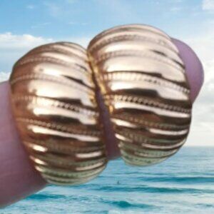 Napier screw back earrings gold tone diagonal Ribbed shrimp screw hinge clip on